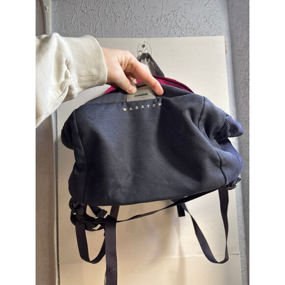 The North Face Wasatch backpack - Picture 3 of 8